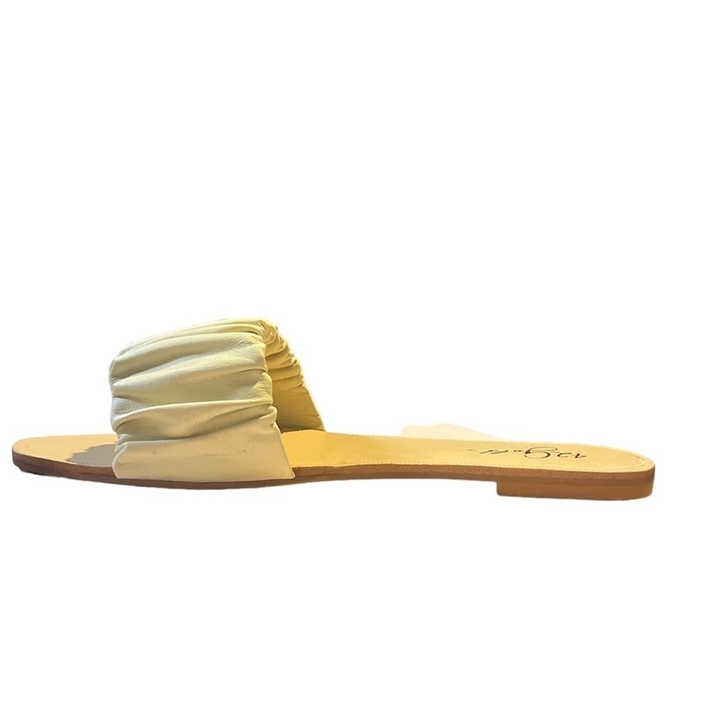 Cream Italian Leather Slide Flat NWT - Picture 2 of 3
